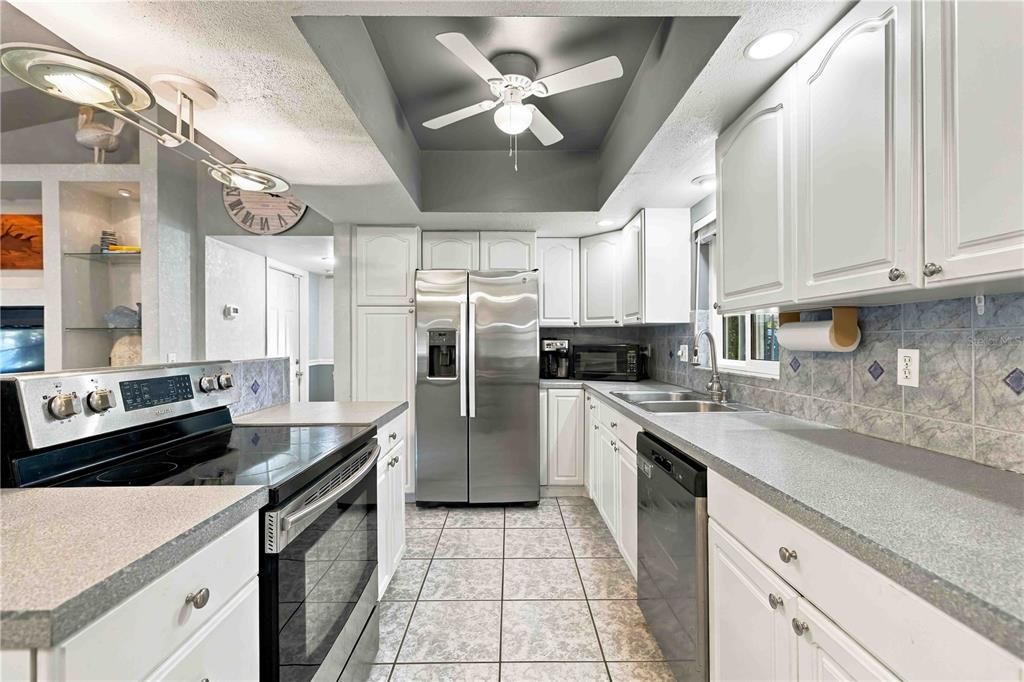 Activo con contrato: $499,000 (3 camas, 3 baños, 1781 Pies cuadrados)