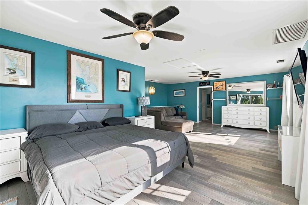Activo con contrato: $499,000 (3 camas, 3 baños, 1781 Pies cuadrados)