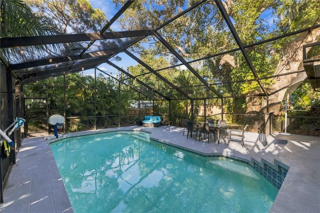 Activo con contrato: $499,000 (3 camas, 3 baños, 1781 Pies cuadrados)