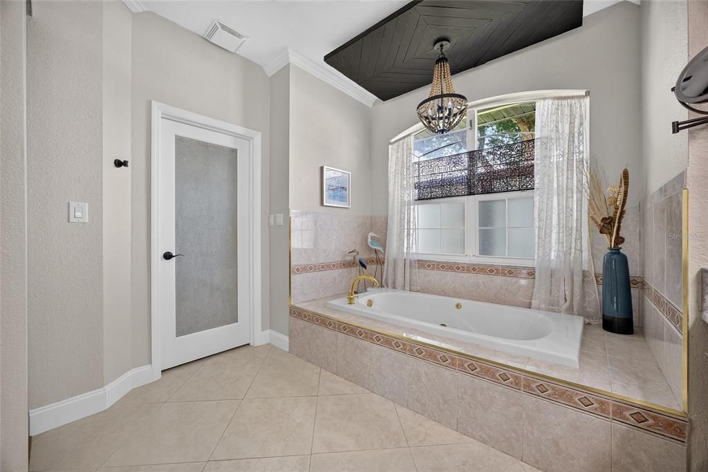 Active With Contract: $429,900 (3 beds, 3 baths, 2156 Square Feet)