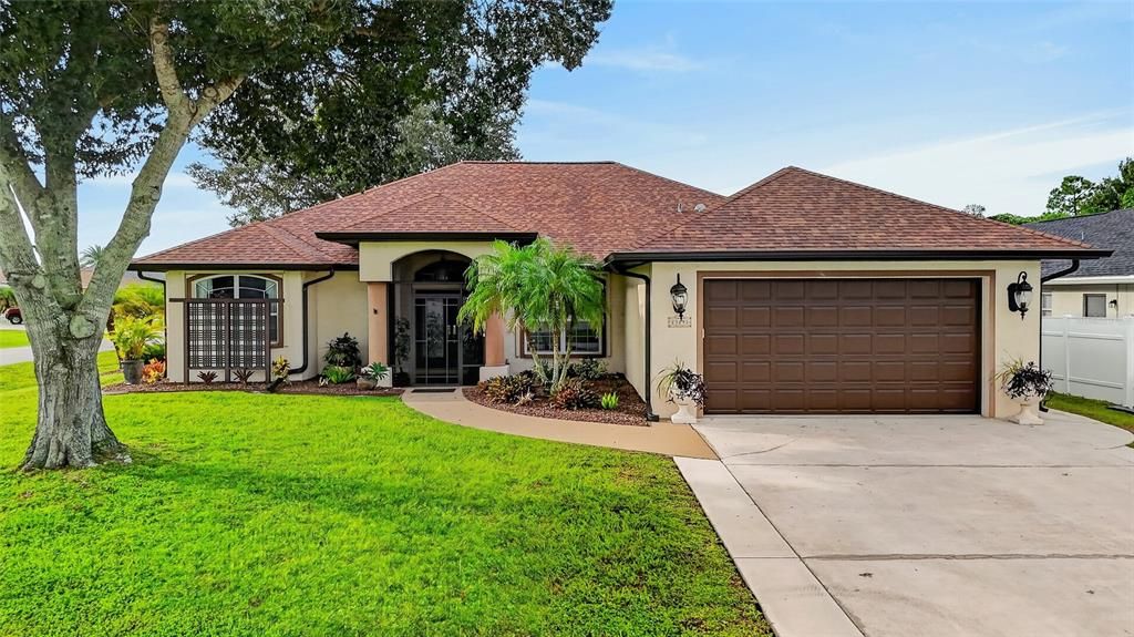 Active With Contract: $429,900 (3 beds, 3 baths, 2156 Square Feet)