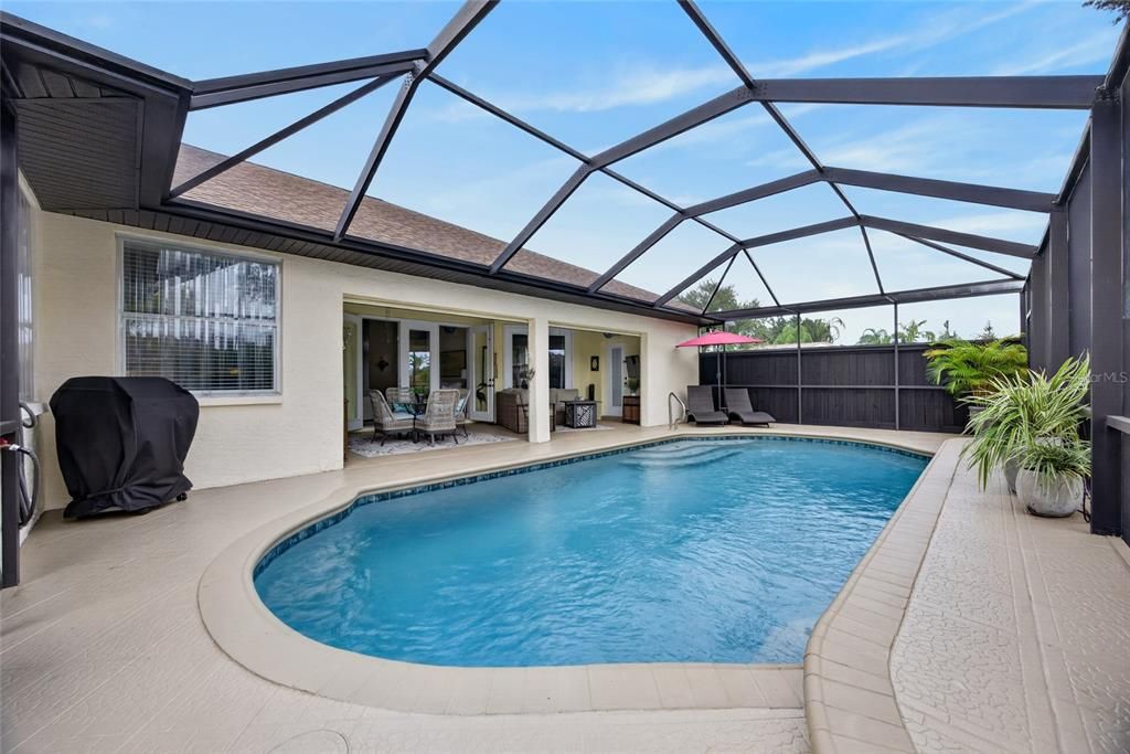 Active With Contract: $429,900 (3 beds, 3 baths, 2156 Square Feet)