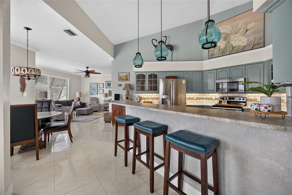 Active With Contract: $429,900 (3 beds, 3 baths, 2156 Square Feet)