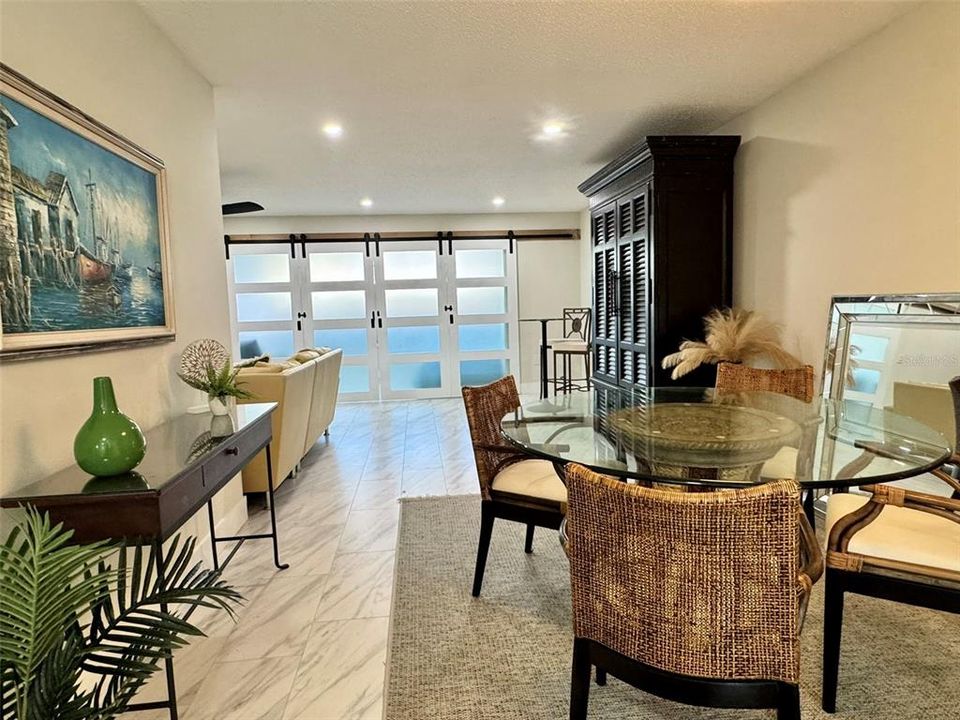 For Rent: $1,950 (1 beds, 1 baths, 1060 Square Feet)