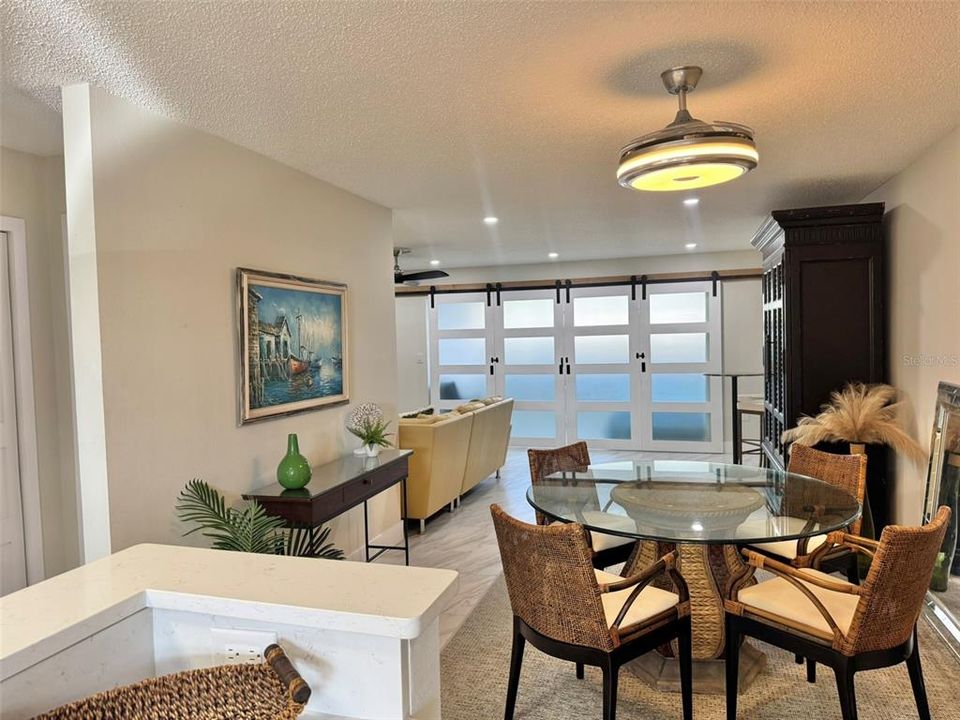 For Rent: $1,950 (1 beds, 1 baths, 1060 Square Feet)