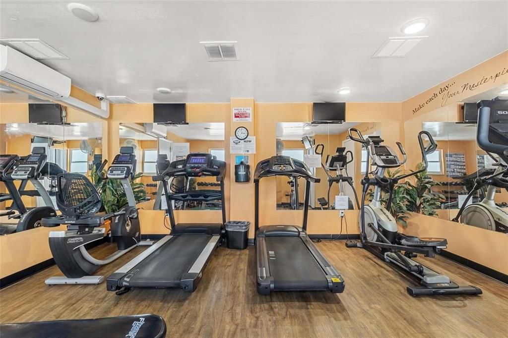For Rent: $1,950 (1 beds, 1 baths, 1060 Square Feet)
