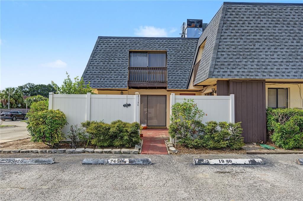 For Sale: $229,900 (2 beds, 2 baths, 1302 Square Feet)