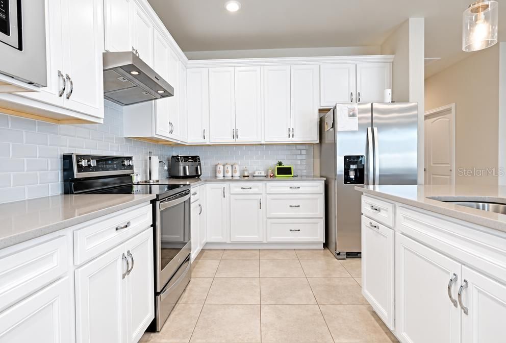 For Sale: $469,500 (3 beds, 2 baths, 2056 Square Feet)