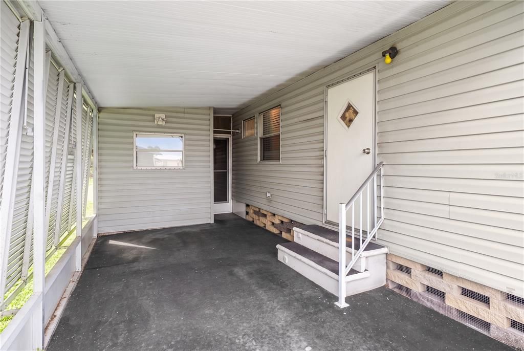 For Sale: $98,000 (2 beds, 1 baths, 660 Square Feet)