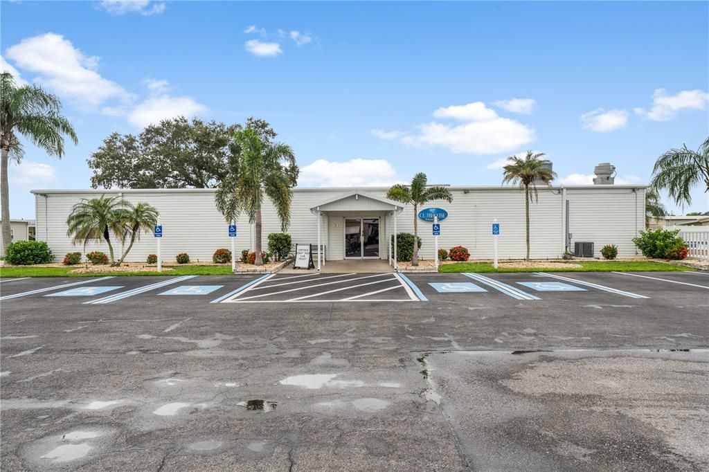 For Sale: $98,000 (2 beds, 1 baths, 660 Square Feet)