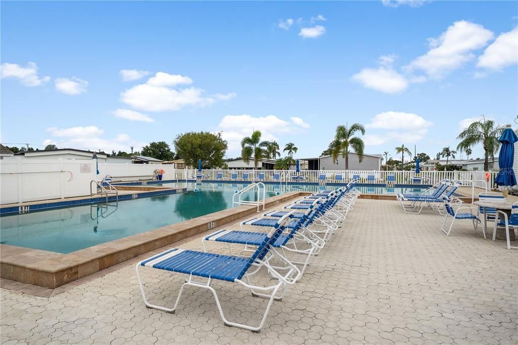 For Sale: $98,000 (2 beds, 1 baths, 660 Square Feet)