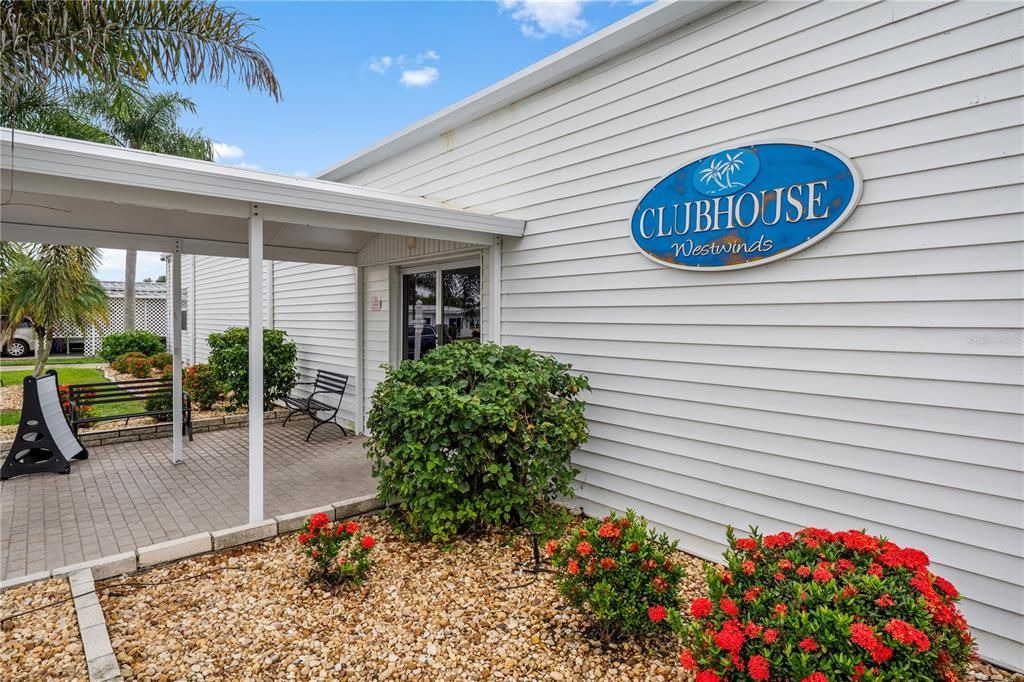 For Sale: $98,000 (2 beds, 1 baths, 660 Square Feet)