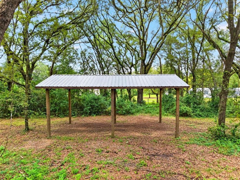 For Sale: $289,000 (2 beds, 1 baths, 1232 Square Feet)