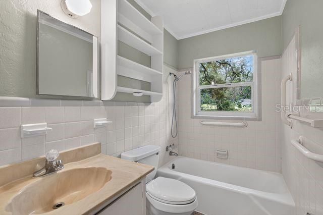 For Sale: $289,000 (2 beds, 1 baths, 1232 Square Feet)