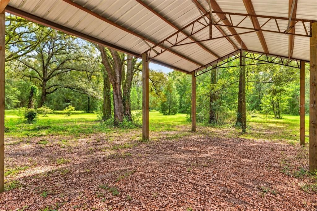 For Sale: $289,000 (2 beds, 1 baths, 1232 Square Feet)