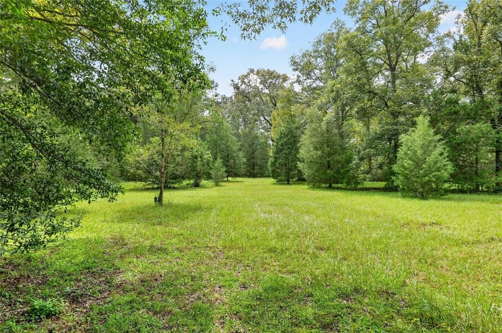 For Sale: $289,000 (2 beds, 1 baths, 1232 Square Feet)
