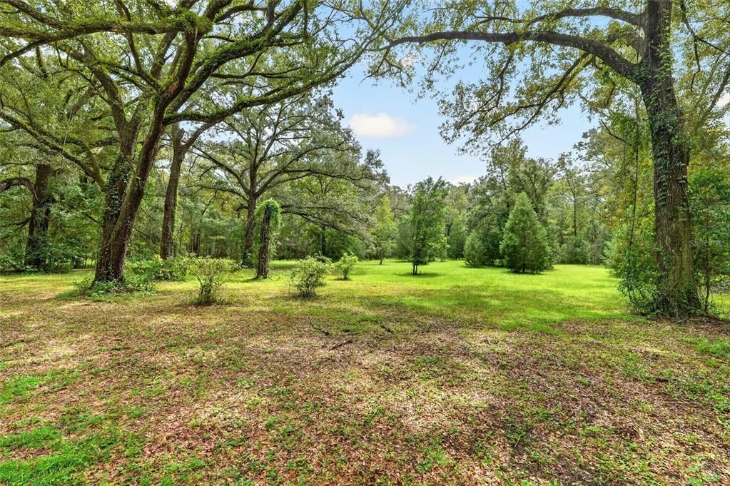 For Sale: $289,000 (2 beds, 1 baths, 1232 Square Feet)