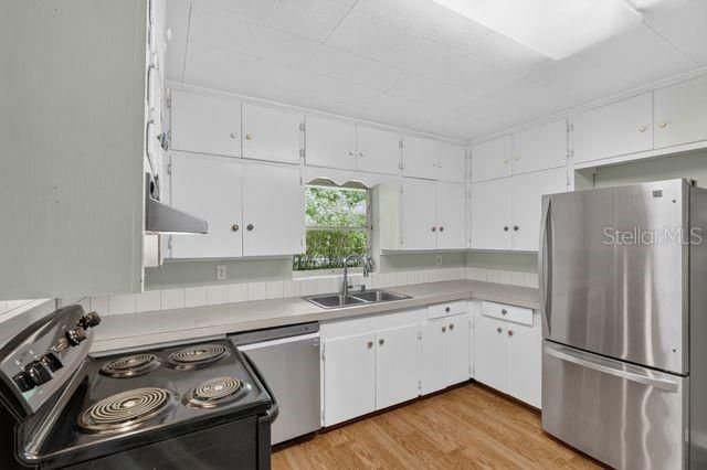 For Sale: $289,000 (2 beds, 1 baths, 1232 Square Feet)