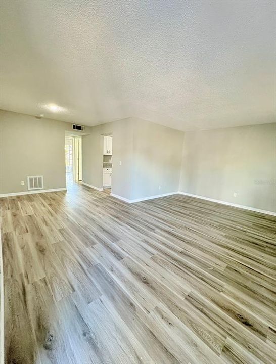 For Sale: $95,000 (1 beds, 1 baths, 760 Square Feet)