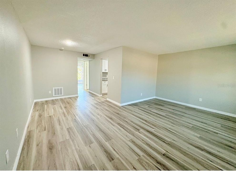 For Sale: $95,000 (1 beds, 1 baths, 760 Square Feet)