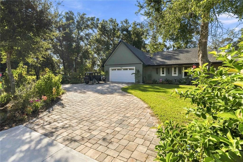 For Sale: $499,000 (3 beds, 2 baths, 2070 Square Feet)
