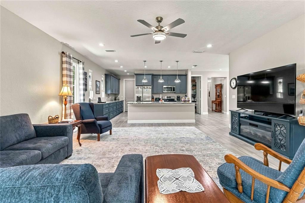 For Sale: $499,000 (3 beds, 2 baths, 2070 Square Feet)