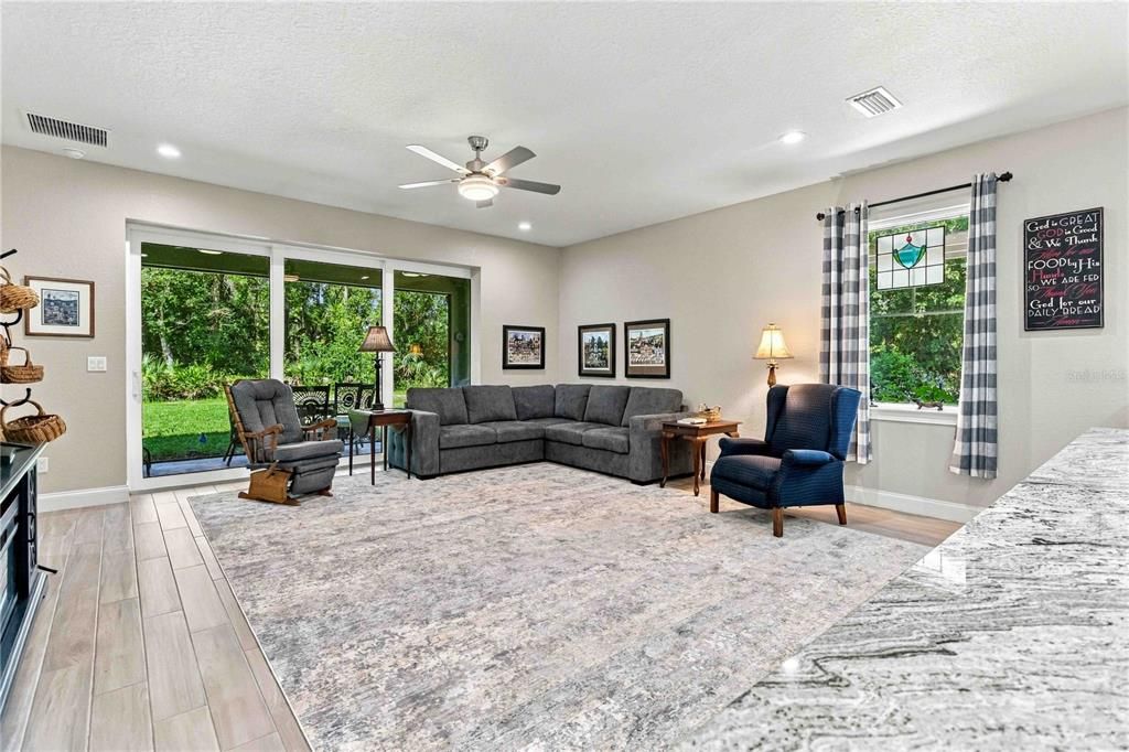 For Sale: $499,000 (3 beds, 2 baths, 2070 Square Feet)