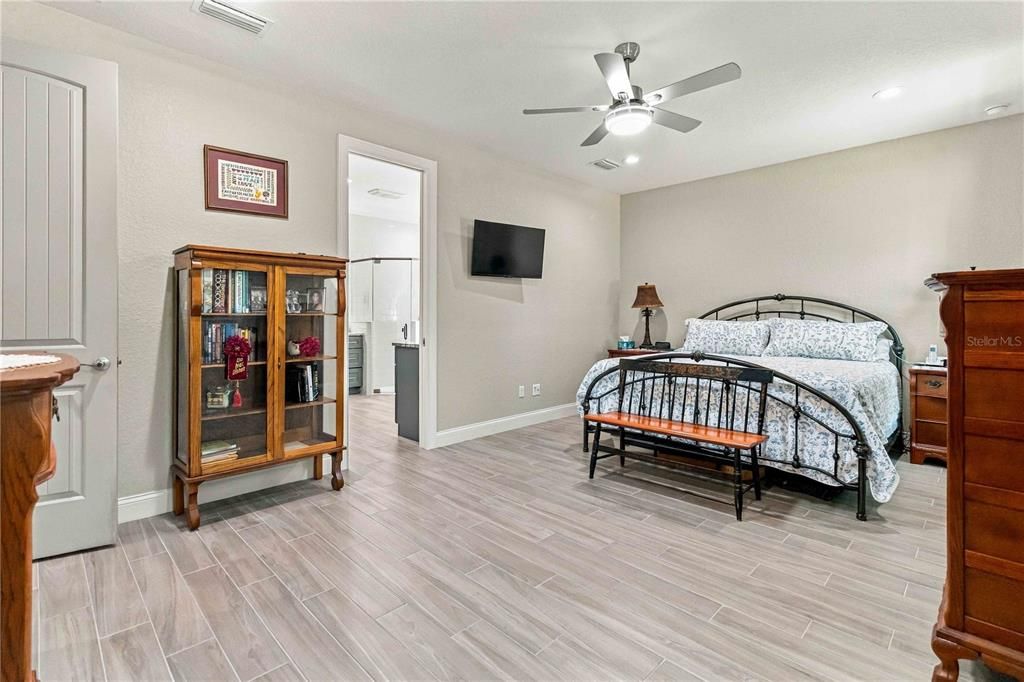 For Sale: $499,000 (3 beds, 2 baths, 2070 Square Feet)