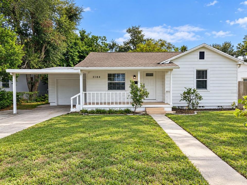 For Sale: $333,500 (2 beds, 1 baths, 885 Square Feet)
