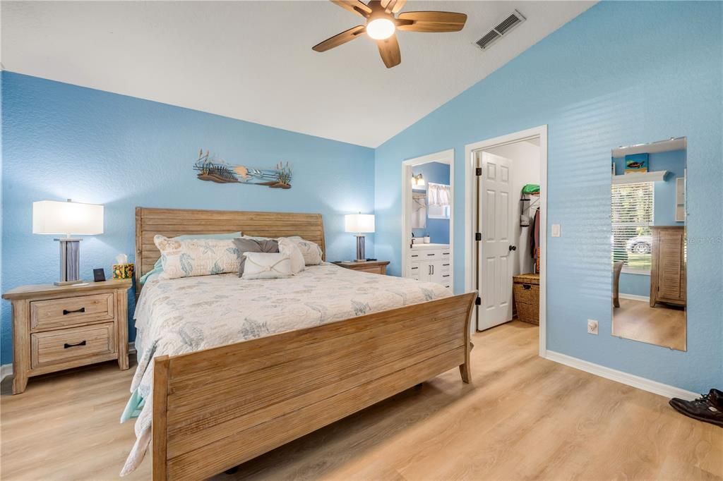For Sale: $489,000 (3 beds, 2 baths, 1656 Square Feet)