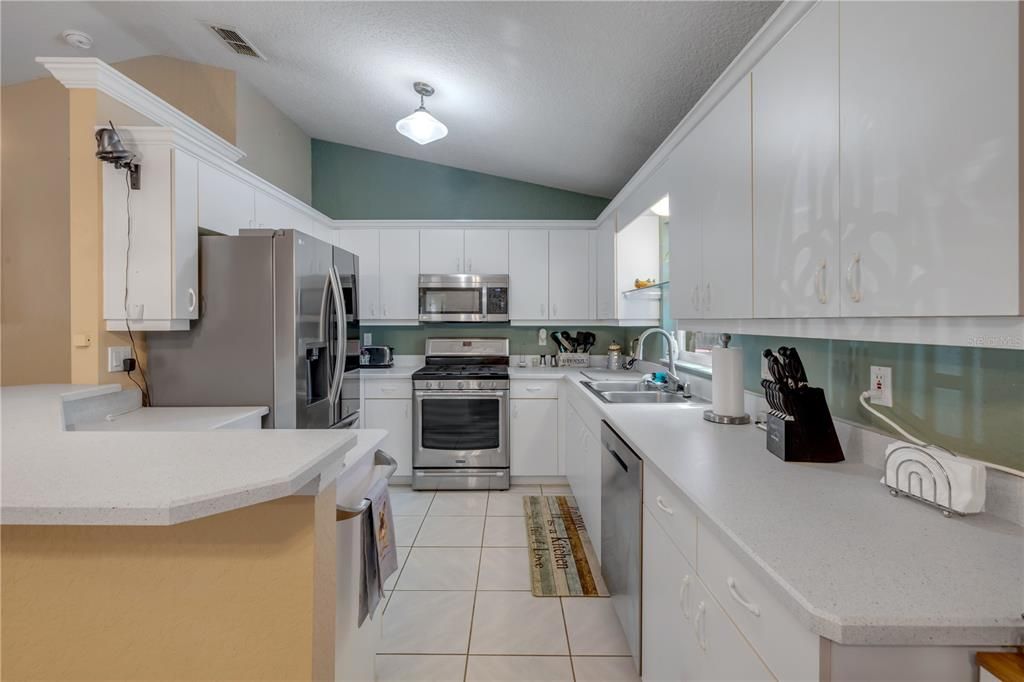 For Sale: $489,000 (3 beds, 2 baths, 1656 Square Feet)