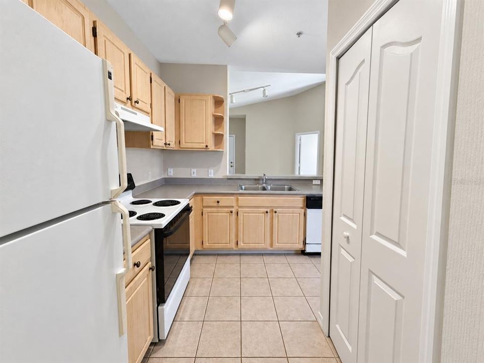 For Rent: $1,495 (2 beds, 2 baths, 1048 Square Feet)