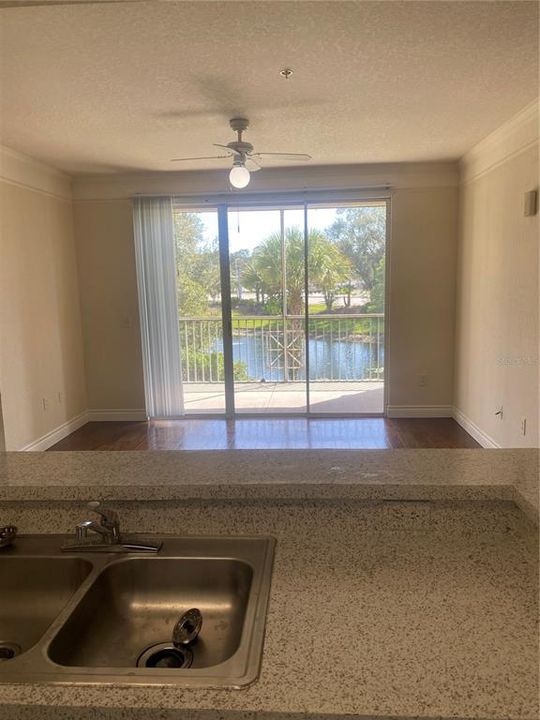 For Rent: $1,325 (1 beds, 1 baths, 780 Square Feet)