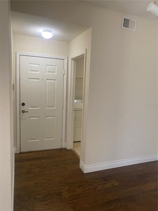 For Rent: $1,325 (1 beds, 1 baths, 780 Square Feet)