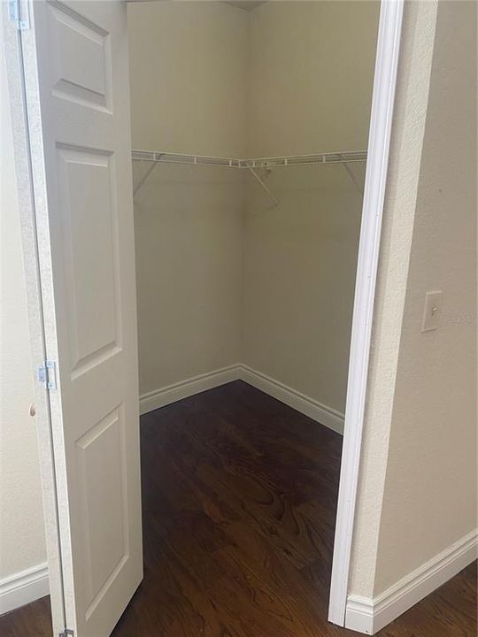 For Rent: $1,325 (1 beds, 1 baths, 780 Square Feet)