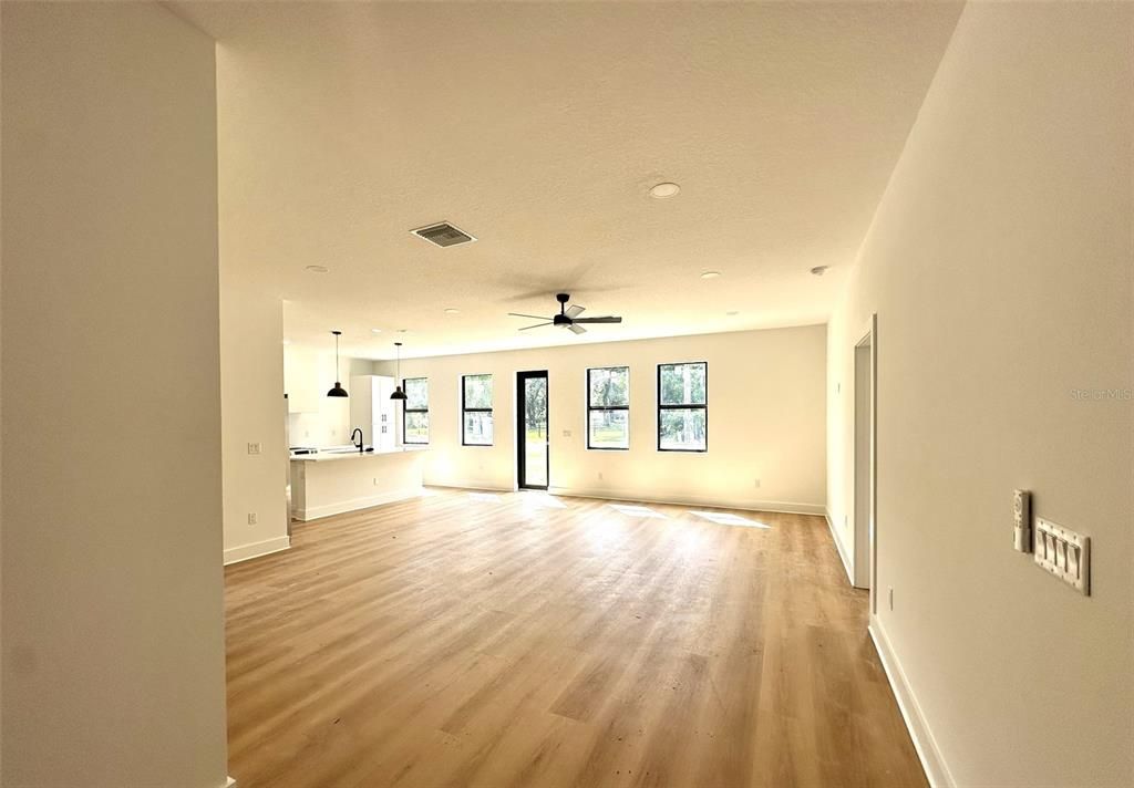 For Sale: $479,000 (4 beds, 2 baths, 1968 Square Feet)