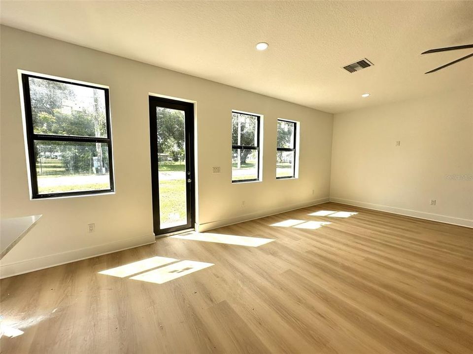 For Sale: $479,000 (4 beds, 2 baths, 1968 Square Feet)
