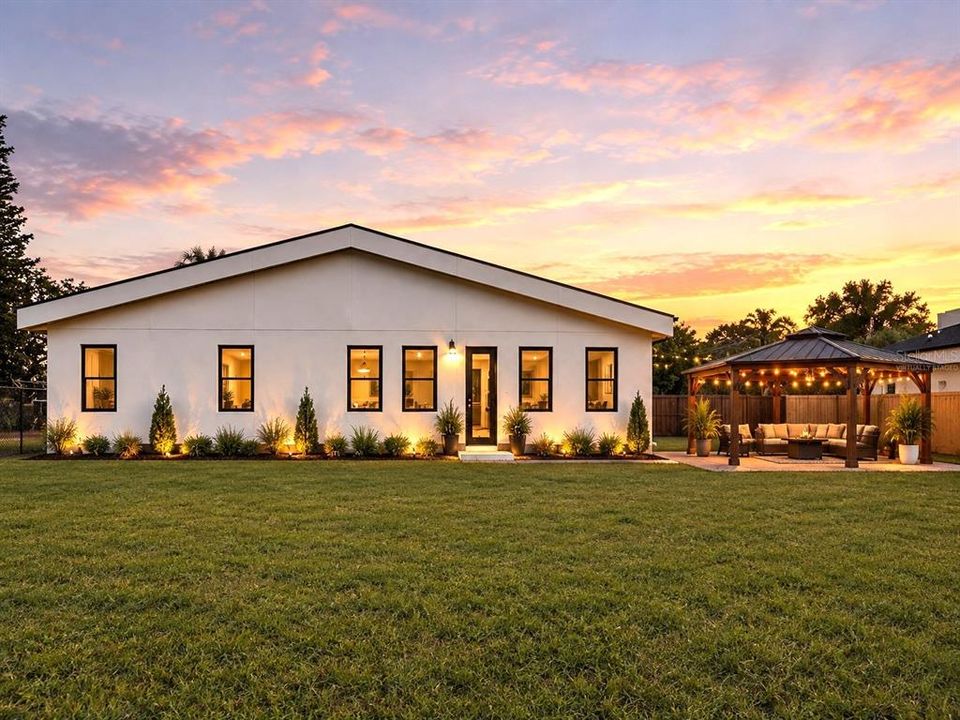 For Sale: $479,000 (4 beds, 2 baths, 1968 Square Feet)