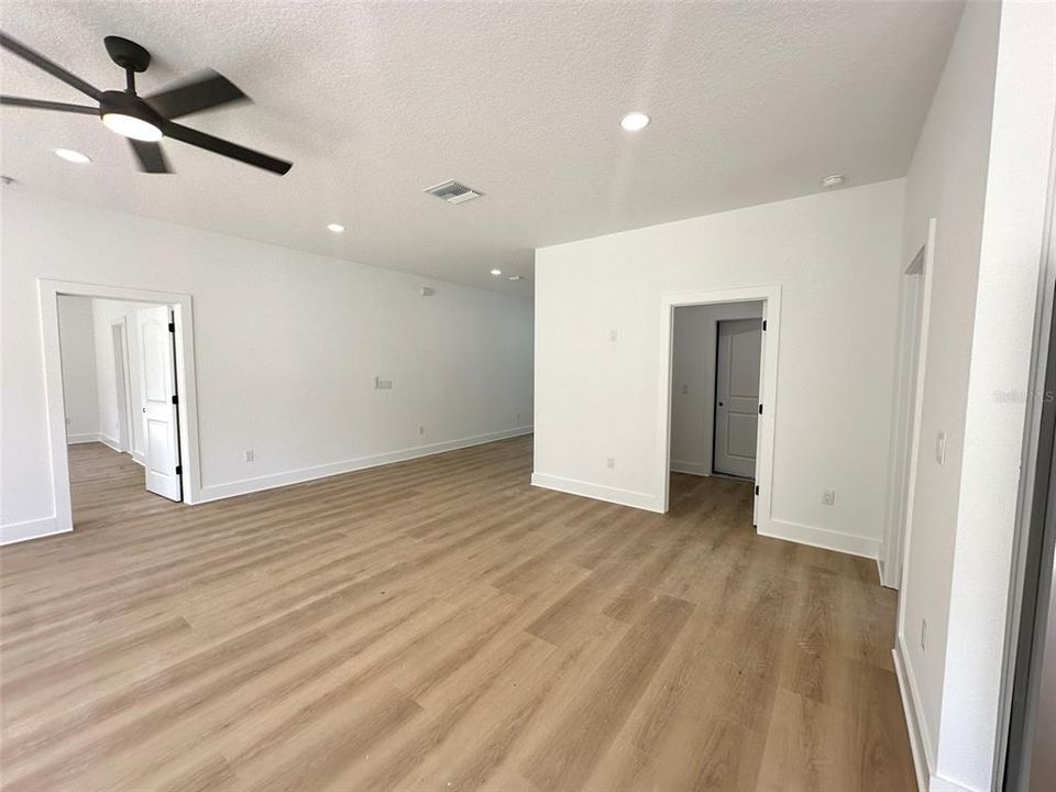 For Sale: $479,000 (4 beds, 2 baths, 1968 Square Feet)