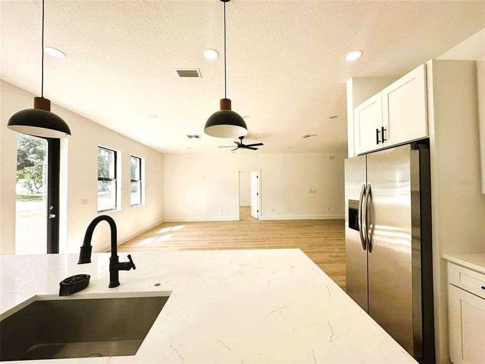 For Sale: $479,000 (4 beds, 2 baths, 1968 Square Feet)