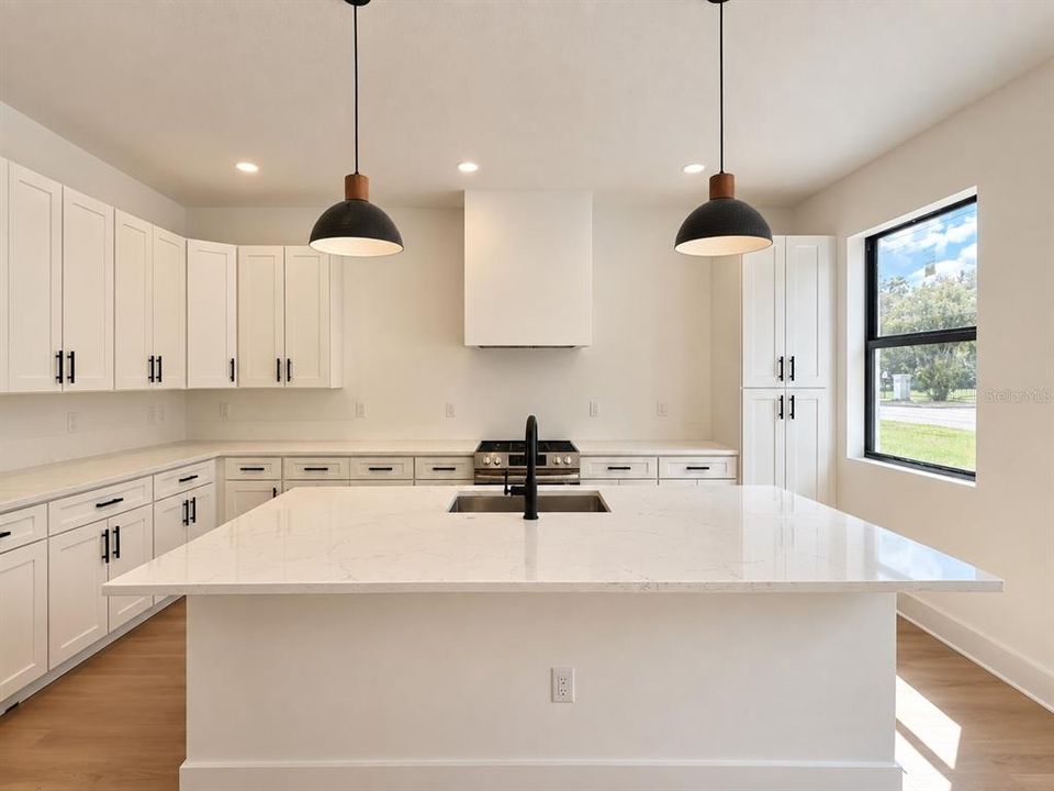 For Sale: $479,000 (4 beds, 2 baths, 1968 Square Feet)
