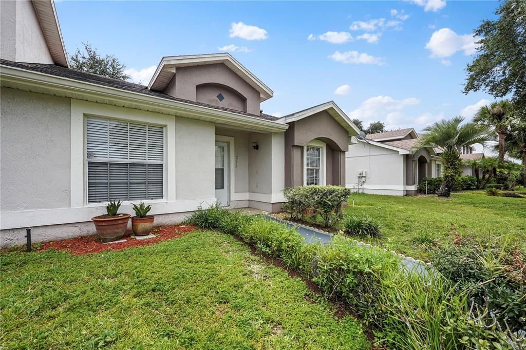 For Rent: $1,950 (3 beds, 2 baths, 1149 Square Feet)