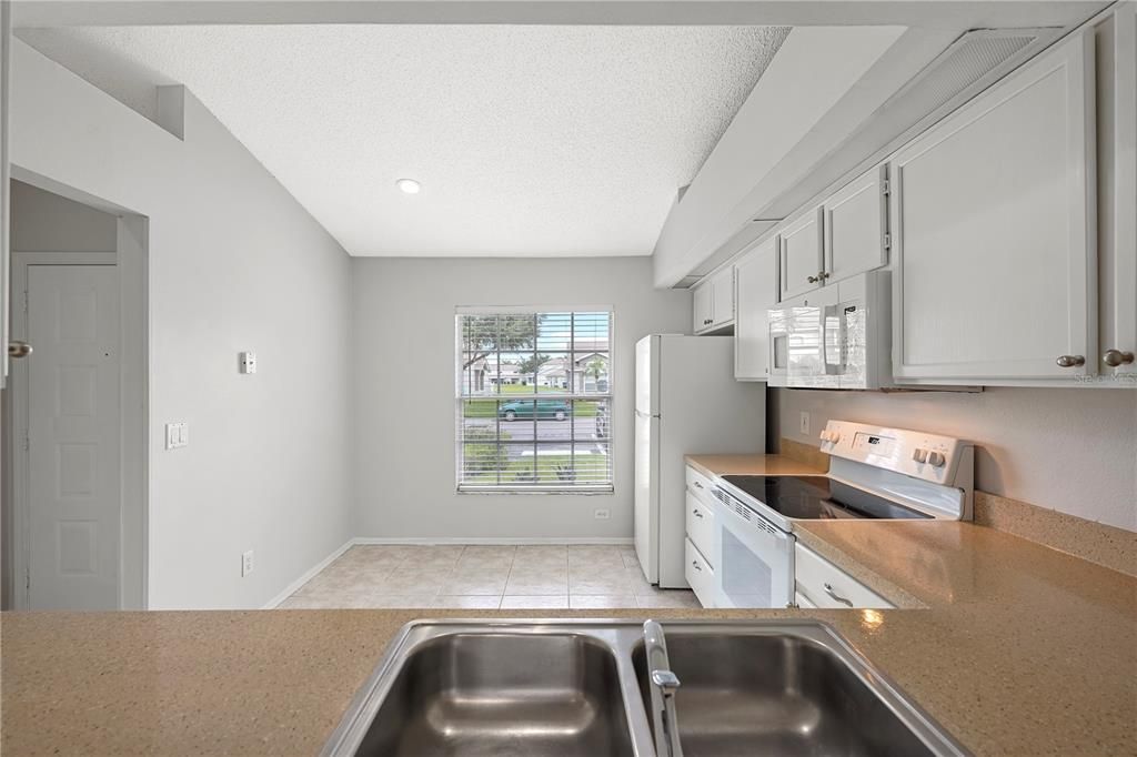 For Rent: $1,950 (3 beds, 2 baths, 1149 Square Feet)