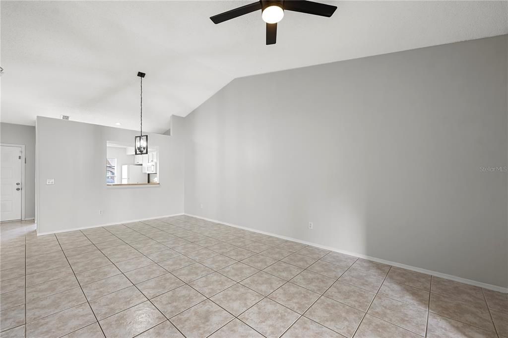 For Rent: $1,950 (3 beds, 2 baths, 1149 Square Feet)
