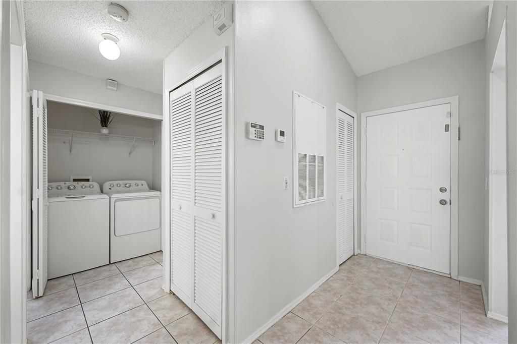 For Rent: $1,950 (3 beds, 2 baths, 1149 Square Feet)