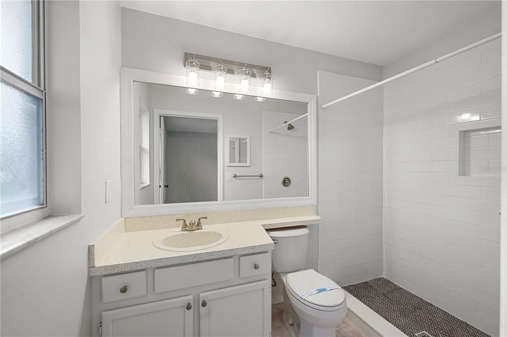 For Rent: $1,950 (3 beds, 2 baths, 1149 Square Feet)