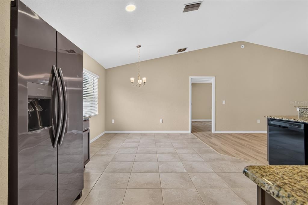 En Venta: $299,999 (3 camas, 2 baños, 1494 Pies cuadrados)