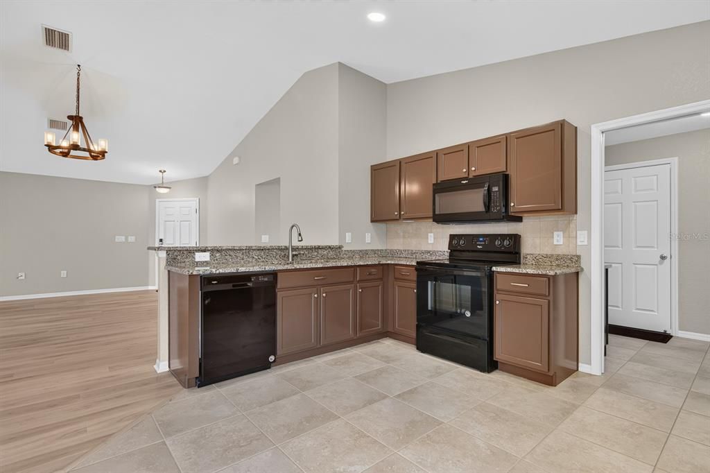 En Venta: $299,999 (3 camas, 2 baños, 1494 Pies cuadrados)