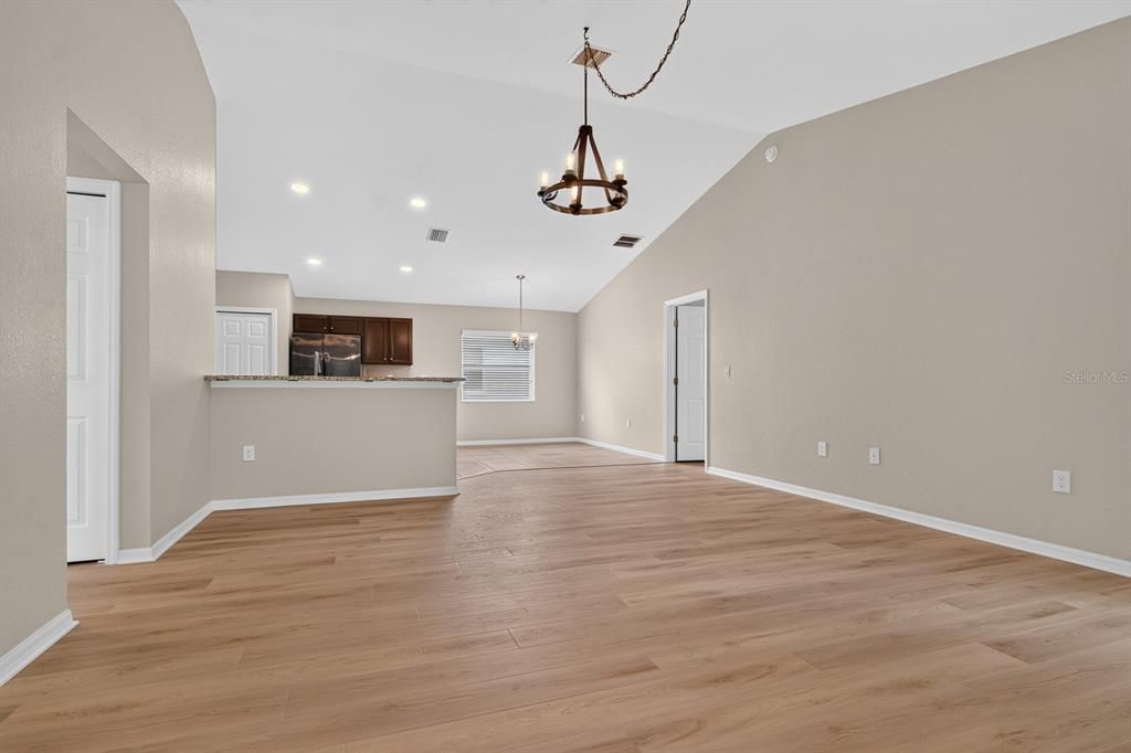 En Venta: $299,999 (3 camas, 2 baños, 1494 Pies cuadrados)
