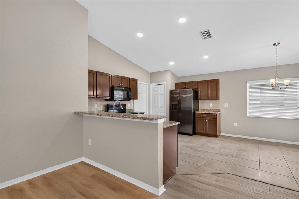 En Venta: $299,999 (3 camas, 2 baños, 1494 Pies cuadrados)